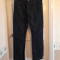 Denim co. jeans black straight leg.
Ex. cond. 
Other jeans available this size.
fy3 Layton or can post for extra