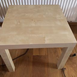 Schöner Tisch von Ikea
55x55 cm,Höhe ca.56 cm