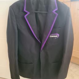 Coppice School Uniform Blazer - Size 34 (14-15 years old)

Trutex Blazer

Good condition, has only been worn for the last term. One broken button but spare is inside of Blazer.
