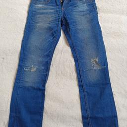 Sehr schöne und gut erhaltene Herren Jeans in der Größe 30/30 günstig abzugeben. Hose ist nur ein paar mal getragen, Zustand wie neu.