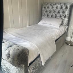 Beautiful single bed for sale, perfect condition, purchased 6 months ago for £459.

Mattress not included.

Collection from SE11, can be delivered for addition fee depending on location.