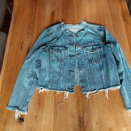 Ausgefallene, seltene Original Levi's Jeansjacke
wenig getragen, gewaschen, keine Flecken, Nichtraucherhaushalt
Preis verhandelbar
Versand möglich