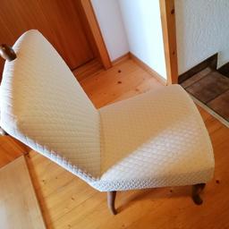 Ein sehr schöner, sehr gut erhaltener gepolsterter Stuhl. Von einem Italienischen Schreiner. Wird aus Platzmangel verkauft.