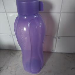 Verkaufe neuwertige lila Tupperware Eco Trinkflasche 1 Liter mit Schraubverschluss.
Wurde 2-3 Mal mit Wasser befüllt.

Wichtiger Hinweis laut Gesetz! Dieser Privatverkauf erfolgt unter Ausschluss von Gewährleistung, Garantie und Rücknahme!