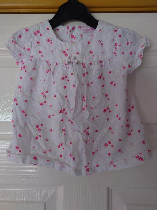 Buy & Sell Leicestershire Charnwood - Photos for Baby girls white top size 6-9 months