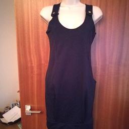 Navy Dress.
Size 8.
From Primark.
Excellent condition.