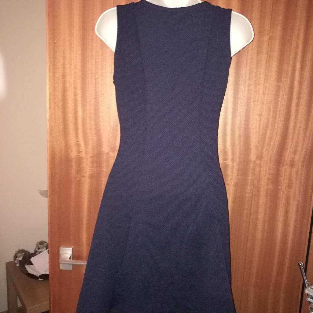 Navy Skater Dress.
Size 10.
From Quiz.
Excellent condition.