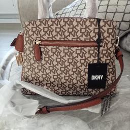 Brand new with all tags attached
Genuine DKNY Bag had brought for me but not used
lovely bag comes with a shoulder strap, would make a lovely Christmas present or for yourself
pick up only SE3. sensible offers