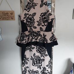 lovely dress worn once for a wedding size 14 very flattering when on £5 no offers collection dy1