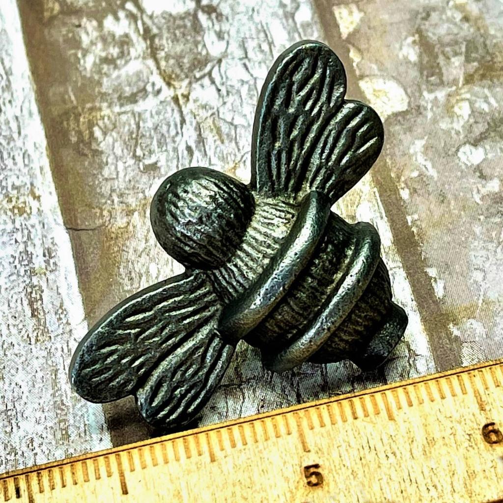 Our second delivery of Antique Effect doorknobs are now in stock.
This time made from CAST IRON with an ANTIQUE IRON finish.
All are HAND MADE. So although similar, will not be identical. Each piece is also carefully hand finished for a stunning and authentic look.
It can be expensive to buy new living room, bedroom, kitchen and bathroom cupboards So why not give them a fresh new look with these great items instead.
Easy to fit and eye catching.
ELEPHANT £2.255 ea.
DUCK £2.25 ea.
OWL £2.50 ea.
DOG HEAD £1.75 ea.
LGE HONEY BEE £1.95 ea.
SML BEE £1.75 ea.
DOG £2.00 ea.
LEAF £1.75 ea.
ROUND & PLATE £2.25 ea.
BALL & PLATE £2.75 ea.
SQUARE £2.00 ea.
ROUND FLAT £1.75 ea.
Available for collection or posting. (Post and packing from £2.99)
TimberMines Ltd
Unit 2i, Cricket Street Business Park
Cricket Street
Wigan
WN6 7TP.
Go through security barrier and take 1st left by the ambulances.
Please drive to the bottom and on to the yard and park up. Thanks!
