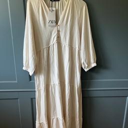 Dress made of a linen blend. Johnny collar and long sleeves.

Fastens at the front with buttons.
Colour - Ecru

8741/062

COMPOSITION
OUTER SHELL
53% linen
47% viscose
Which contains at least:
OUTER SHELL
50% certified European grown linen

£40 ONO