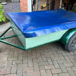 Used trailer. Been freshly boarded out due to tin panels on side rusting at bottom. Frame seems good had a few tip runs before I cleaned it up and boarded it. Tyres are worn on the outer edges. Brand new light board and new sheet cover.
Pick up scholar green.
£60