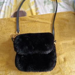 Ladies Fluffy Topshop bag, excellent condition, collection nn5 Northampton or can post at buyers expense, No sphock wallet please.