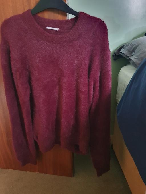 Buy & Sell Lincolnshire West Lindsey - Photos for New 12 warm thick jumper.in burgundy. 