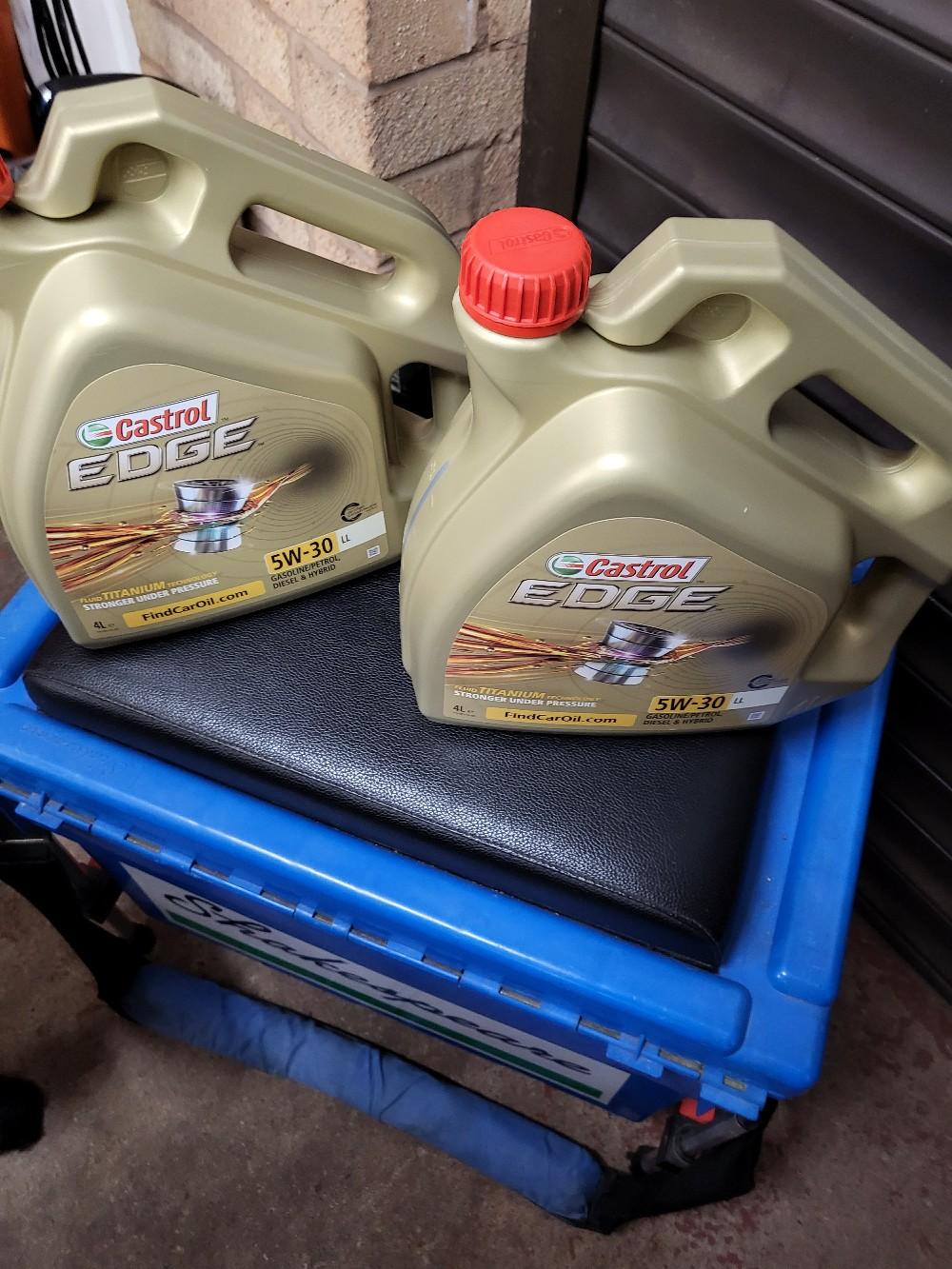 castrol-edge-5w-30-oil-4-litre-bottles-in-wv5-staffordshire-f-r-45-00