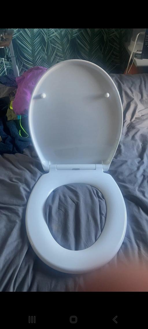 Buy & Sell Greater Manchester Oldham - Photos for New toilet seat unused needs fittings.