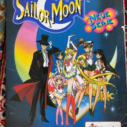 zu verkaufen: 'Sailor Moon' Sammelalbum Merlin Anime. nicht komplett, es fehlt aber kaum was. heft hat aussen leichte abnützungserscheinungen - siehe fotos. Bestellkarte in der Heftmitte noch vorhanden, Sailor Moon Poster ist mit dabei!

zzgl. versand oder abholung aus dem burgenland, umkreis eisenstadt möglich!
Verkauf laut inserat von Privat ohne gewähr, Umtausch oder rückgabe!