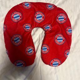 Ich biete FC Bayern Nackenkissen in gebrauchten Zustand an.

Wir sind eine Tier- rauchfreie Haushalt.

Bei weiteren Fragen einfach melden.

Abholung oder Versand mit PayPal, Überweisung Zahlung wäre natürlich auch möglich.