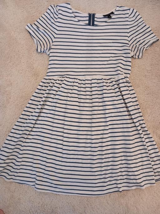 Buy & Sell Surrey Guildford - Photos for 100% white cotton short-sleeved dress