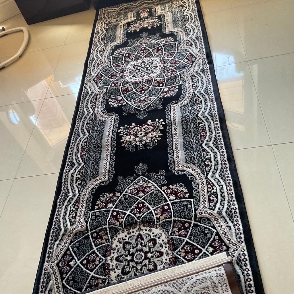 Brand new luxuries isfahan turkish long runner black size 300x80cm
Collection le5