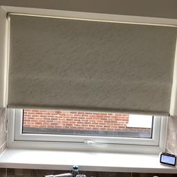 ROLLER BLIND.  FITS INSIDE RECESS OF WINDOW MEASURES 46.5 INCHES WIDE, 50 INCH DROP.  VERY PALE GREY WITH SILVER AND GREY FLASHES ON IT.  VERY MODERN, LOVELY CONDITION.  BARGAIN 8.00 O.N.O