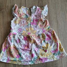excellent condition like new from H&M 
☀️buy 5 items or more and get 25% off ☀️
➡️collection Bootle or I can deliver if local or for a small fee to the different area
📨postage available, will combine clothes on request
💲will accept PayPal, bank transfer or cash on collection
,👗baby clothes from 0- 4 years 🦖
🗣️Advertised on other sites so can delete anytime