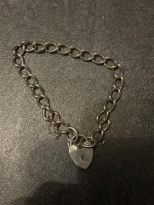 Buy & Sell Caerphilly - Wales Pontlottyn - Caerphilly - Photos for VINTAGE SILVER HEART LOCK BRACELET