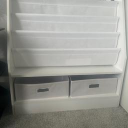 White bookshelf for kids with 2 storage drawers 

Has hardly been used good condition 

Collection only