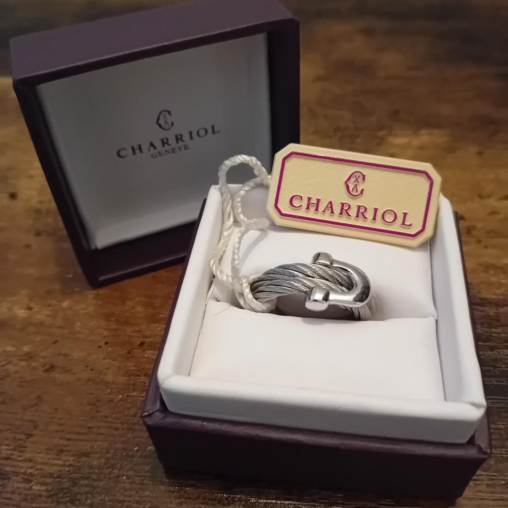 Verkaufe hier einen neuen Ring aus 925 Sterlingsilber und Stahl von Charriol Geneve. Er wurde nie getragen und wird in der Originalschachtel mit Preisschild verkauft.
Originalpreis: 130 €
Nur Abholung möglich !