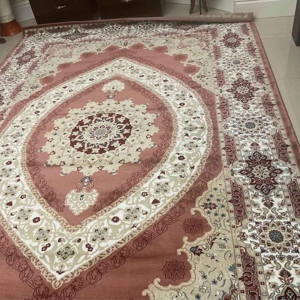 Brand new beautiful luxury Isfahan turkish rugs Colour red size 300x200cm The finest rugs in all Uk
Collection le5