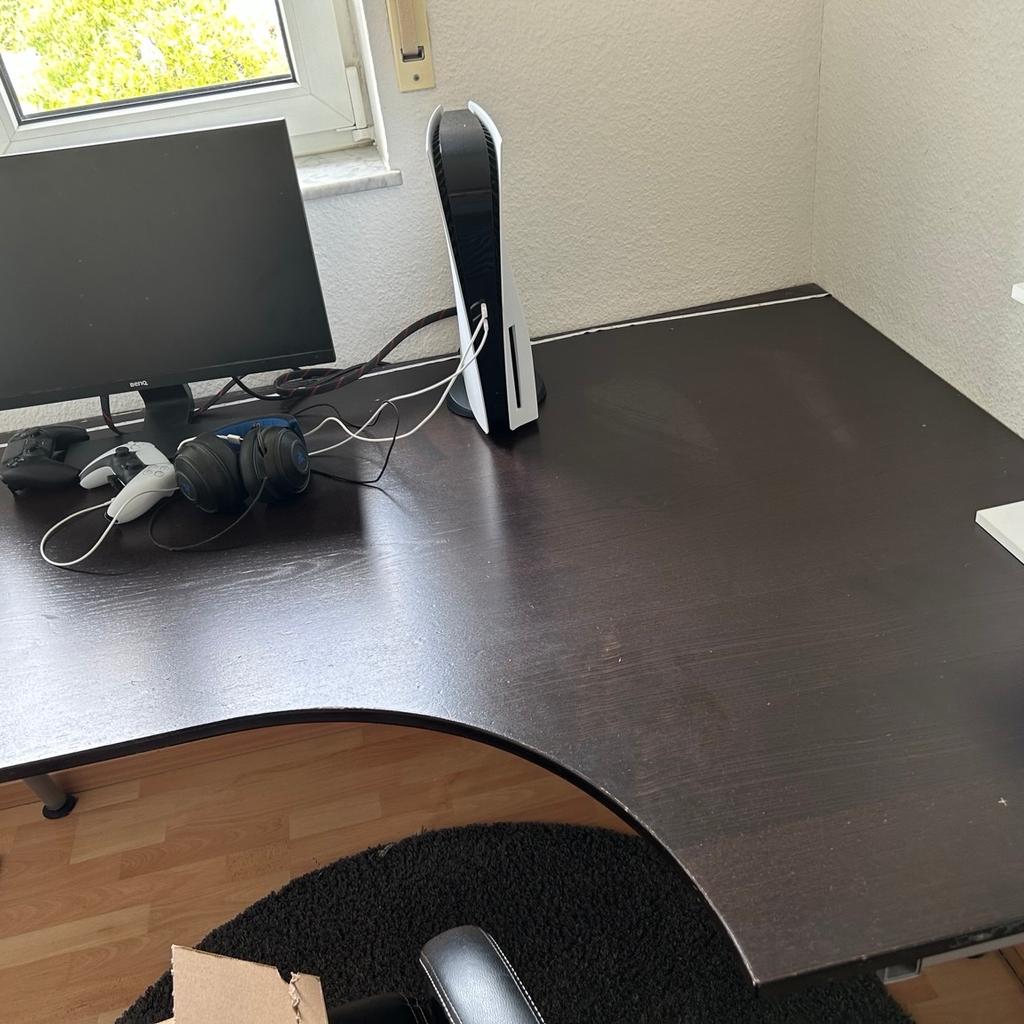 Ikea Ecke Schreibtisch
80*60cm kann auch verlängern werden