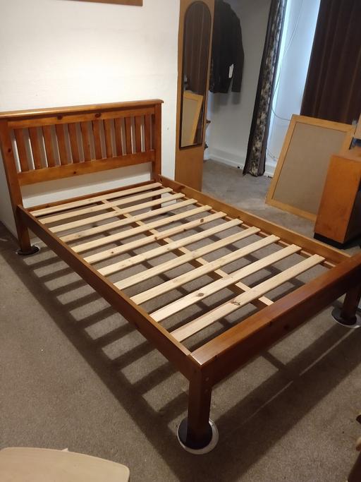 Buy & Sell West Yorkshire Kirklees - Photos for Solid wood 3/4 bed frame