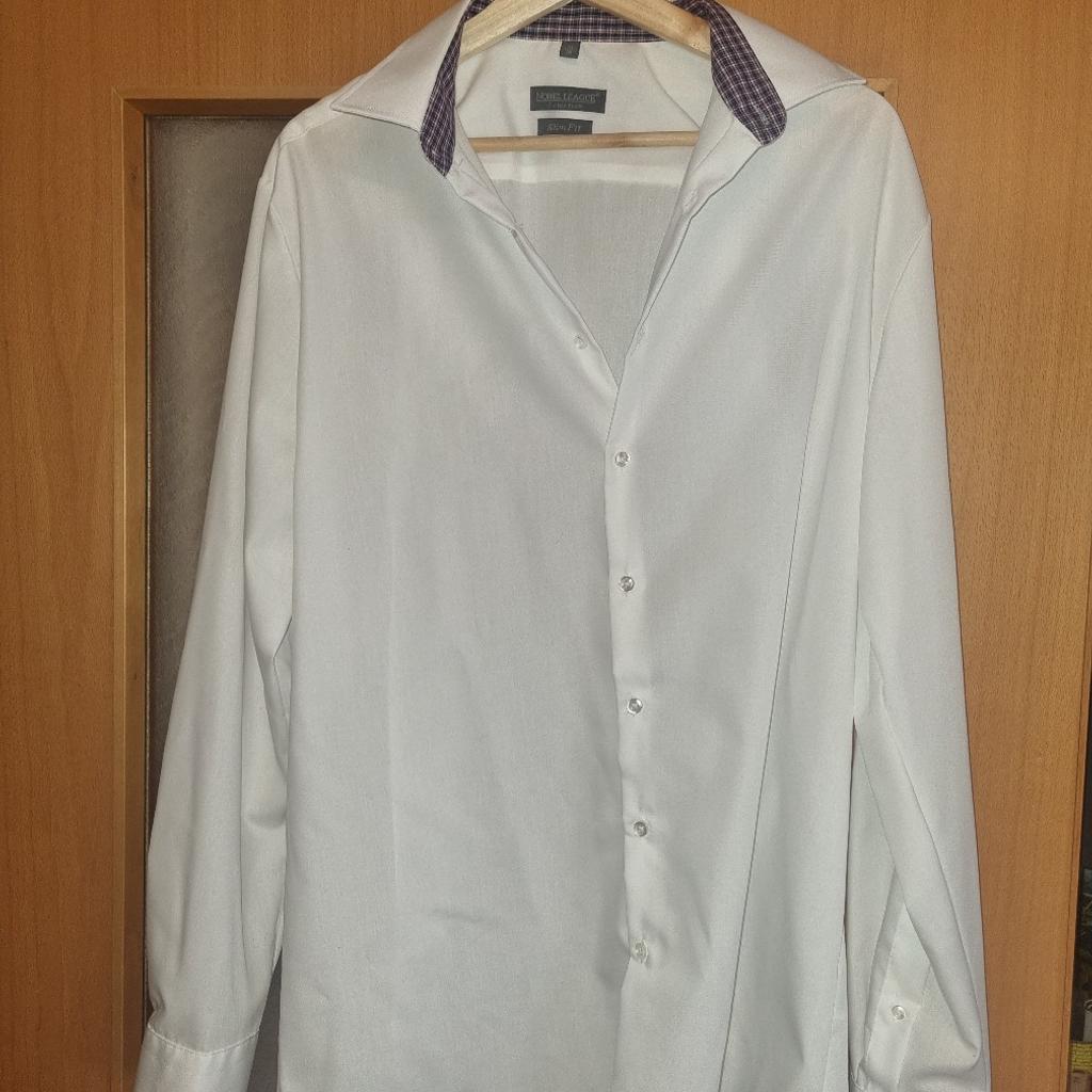 Verkaufe einen Hugo Boss Herren Anzug in der Größe L/XL mit passendem weißen Hemd
Anzug wurde nur 1x getragen
Abzuholen in 68229 Mannheim oder Versand gegen Aufpreis