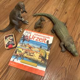 Verkaufe dieses Set für Kinder. Buch „Geheimnisvolle Uhrzeit“ vom Urknall bis zu den Dinosauriern, Spielkarten (Saurier Quartett), Tiere (Krokodil Weichgummi & 2 Dinosaurier)

Selbstabholung! :)