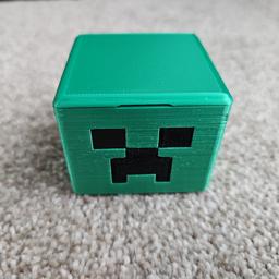 3D printed Minecraft creeper storage box. Holds 14 switch game cards