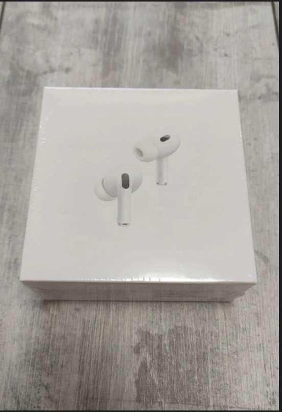 AirPods pro in 129 33 Stockholms kommun für 900,00 SEK zum Verkauf ...