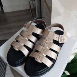 Sandals By papaya.
size 5 Could fit 5 1/2
 Gold / Rose Gold.
Unworn Sandals.
Collection only please
Thankyou 😊