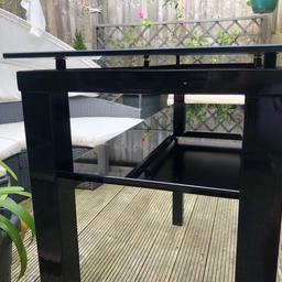 42 inches long
14 and a quarter width
32 inches height
Gorgeous glass side table with shelf
Few fine scratches on glass but otherwise a really lovely strong Sturdy piece of furniture
Toughened Glass
£200 New
Can deliver locally
Cash on collection but please no PayPal