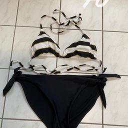 Verkaufe diesen süßen Bikini mit schwarzem Bikini Slip und schwarz weiß gold gestreiften Oberteil er ist in einem sehr guten Zustand/ Versand, Paypal oder Überweisung möglich