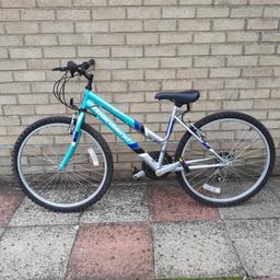 Townsend Vogue ladies/girls bike for sale - 26 inch wheels, 18 gears. Very good condition, c/w instructions and spanners.