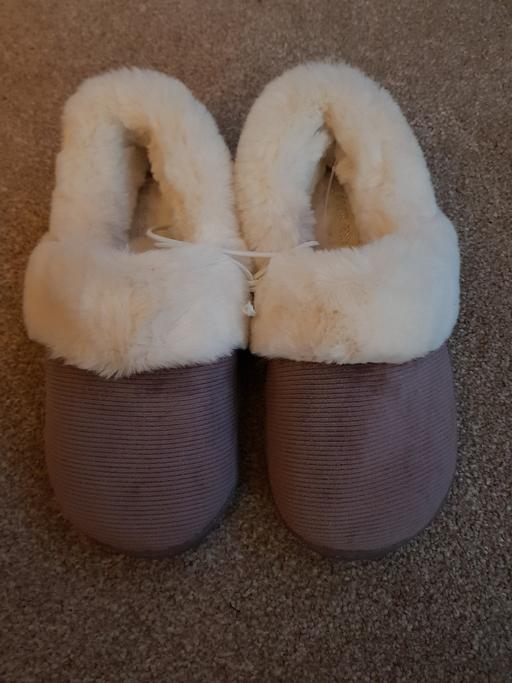 Buy & Sell Hampshire Test Valley - Photos for Slippers Size 4 UK