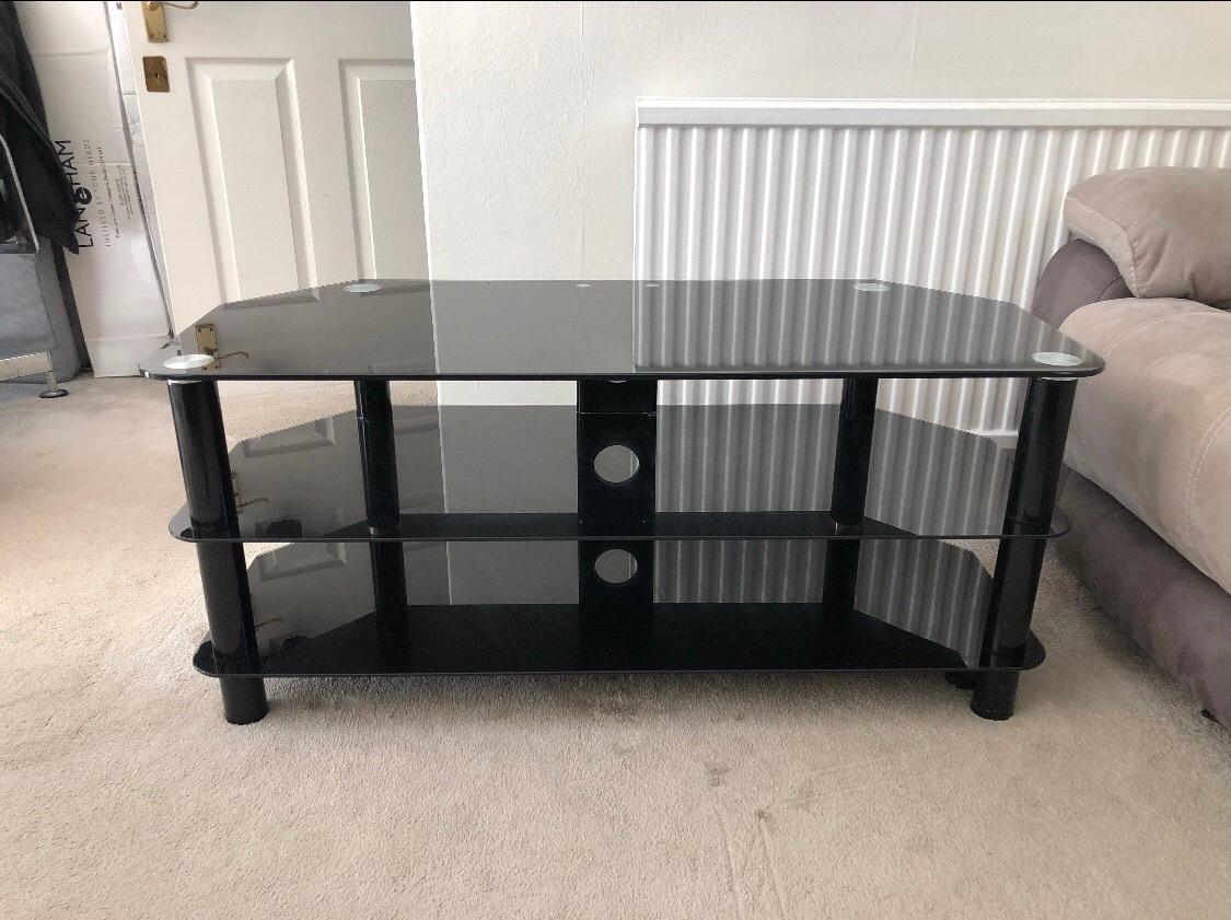 BLACK GLASS TV STAND/TABLE in SE1 London für £ 40,00 zum Verkauf