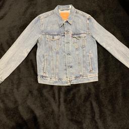 Brand-new Levi’s jacket men’s size: Medium.

Best price: £95.

We paid £125 from Levi’s.

Sold As Seen.

Cash on collection only!.

No time wasters or scammers.