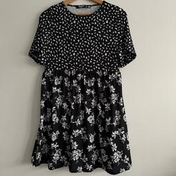 Missguided Petite Black Floral Mix Print Smock Dress

Size: UK 10
Material: 95% Polyester, 5% Elastane

*BRAND NEW WITHOUT TAGS*

Collection: WS1📍
Postage via Royal Mail: £3.50📦

