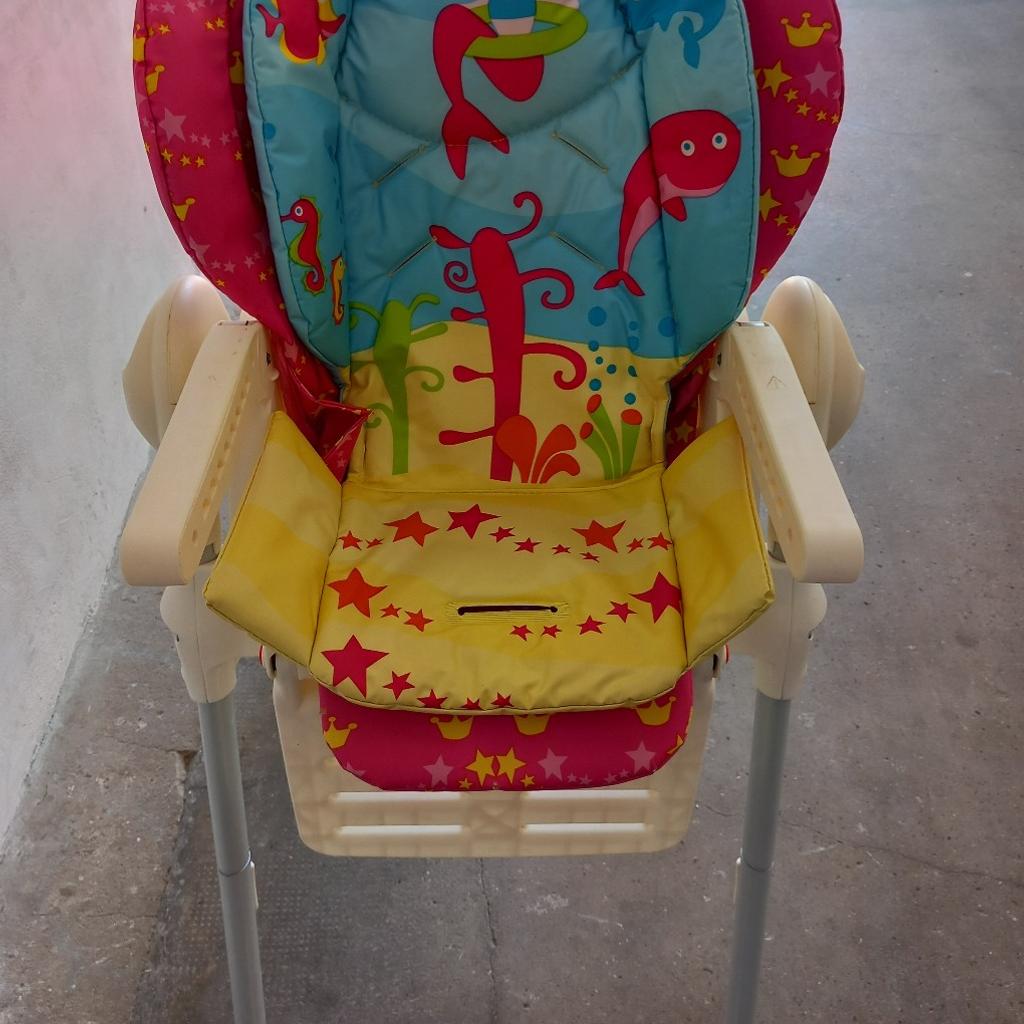 Chicco Polly Kinderhochstuhl.
Mit zwei Abwaschbare Sitzbezüge.
Fußenden in Pink.
Ein Sitzbezug ist wie auf den Bildern zu sehen,Unten gerissen.
(Zwei Sitze sind Verfügbar.)
FESTPREIS!!!!
Keine Garantie,Rücknahme oder Umtausch sa dies ein Privatverkauf ist.