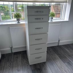 Fab tall ikea malm unit slim drawer set has 4 deeper drawers and 2 slim drawers also has a lift up mirror in the top part. We have added the diamanté handles in good condition 
Collection from ware