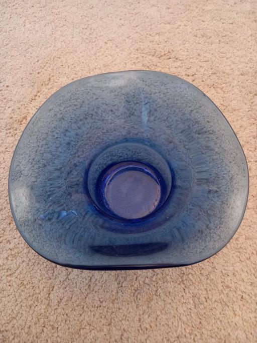 Buy & Sell Surrey Guildford - Photos for 3-sided blue glass display dish