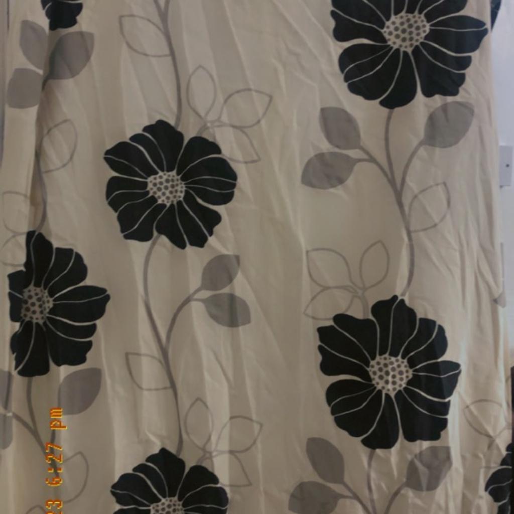 Good condition there’s two pair of curtains. One is brown and cream and there’s one black and white. Selling 2 for £12 or to the nearest offer
