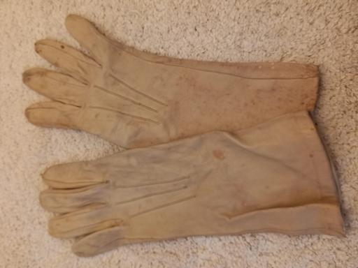 Buy & Sell Surrey Guildford - Photos for Vintage, ladies beige leather gloves