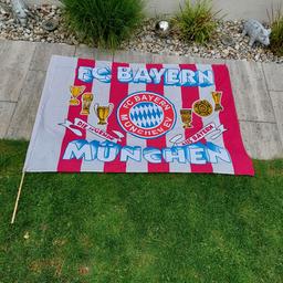 Hier verkaufe ich eine FC Bayern München, Fahne, Fanartikel, 90er Jahre.

Größe: 1,35 m x 1 m

Abzuholen in 86470 Thannhausen.